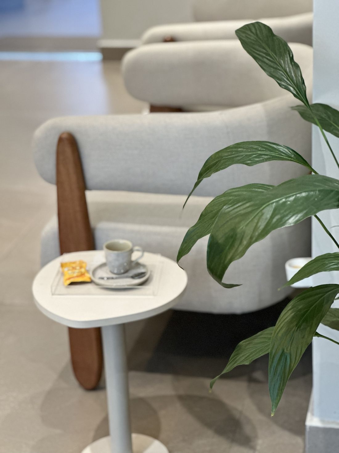 Café servido na sala de espera